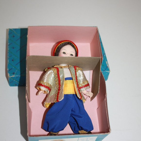 Madame Alexander Vintage 'Turkey' Doll in Original Box #587 - Picture 8 of 9